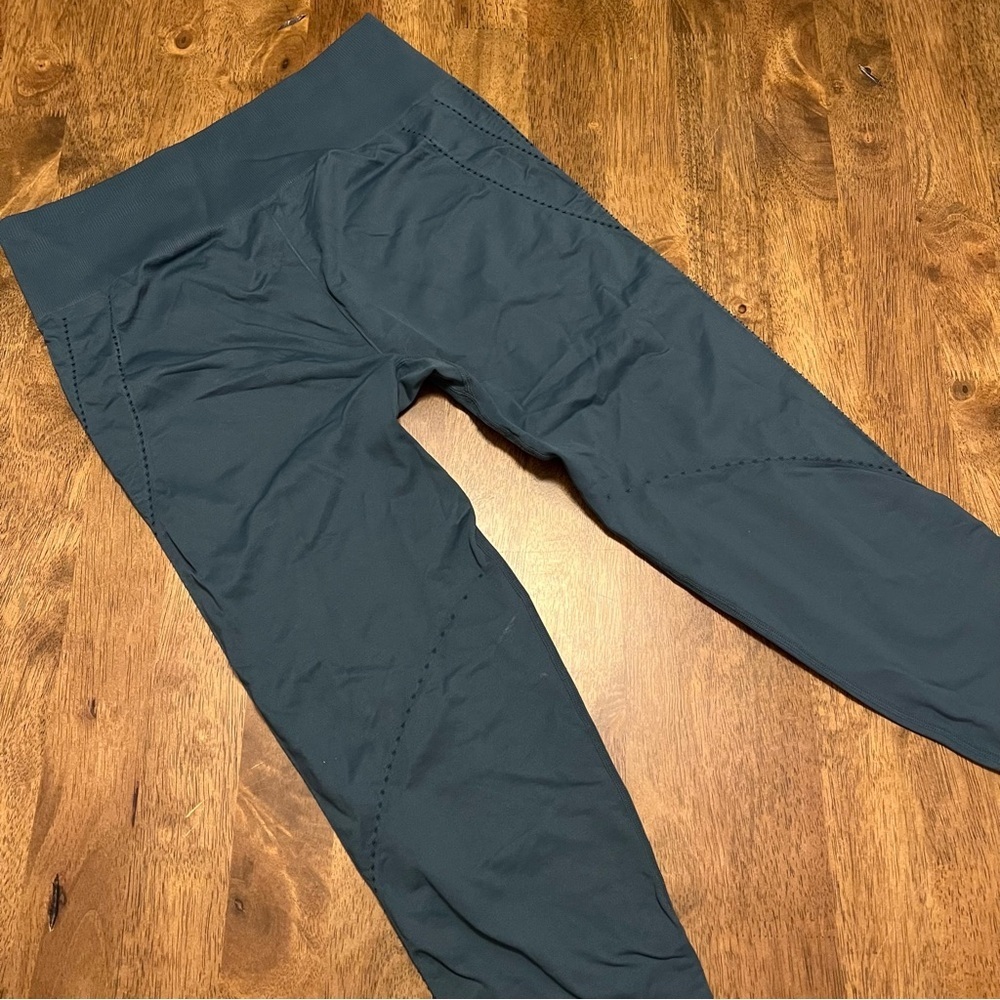 Fabletics High Rise Blue Leggings Large 22” Inseam Athletic Workout Athleisure